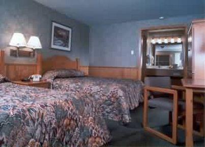 Hotel &
