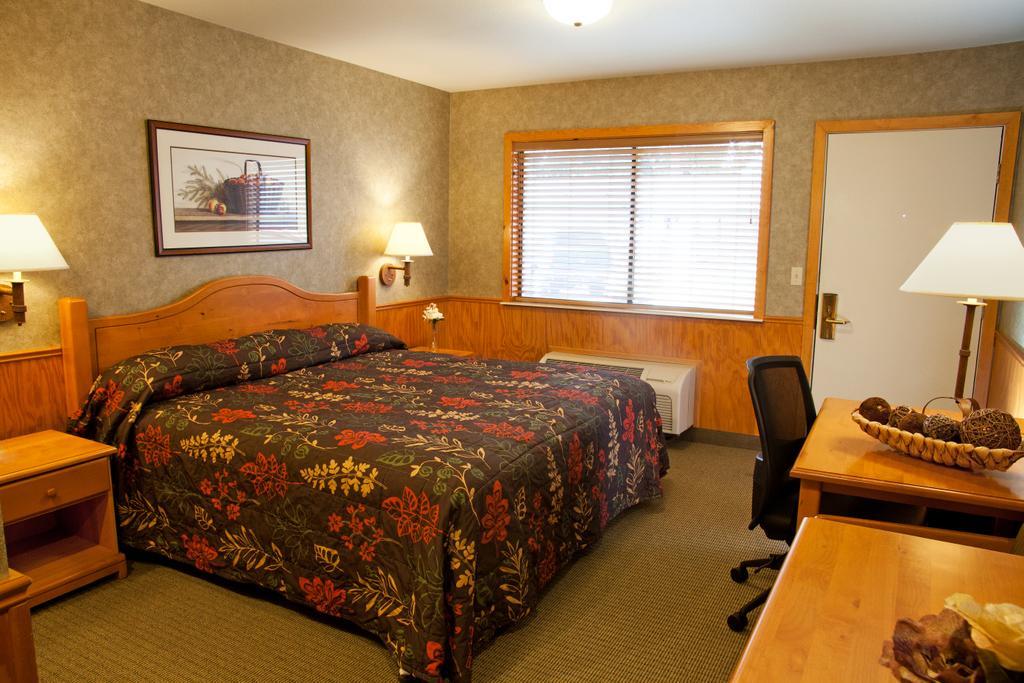& Hotel